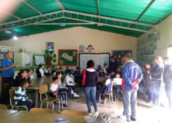 Realizan conversatorio sobre la inclusión escolar de niñas y niños en Campo Elías 