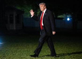 Trump dice «no creer» que EEUU vaya a la guerra con Venezuela, pero elude hablar de planes