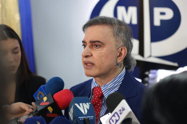 El fiscal general de Venezuela, Tarek William Saab, habla en una rueda de prensa este miércoles, en Caracas (Venezuela). EFE/ Miguel Gutiérrez