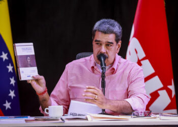 Maduro dice que la oposición se dedica a alimentar las «amenazas» de Estados Unidos