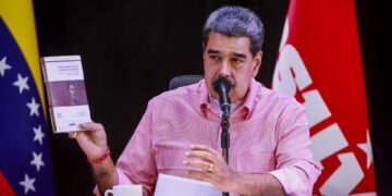 Maduro dice que la oposición se dedica a alimentar las «amenazas» de Estados Unidos