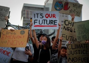 «No hay planeta B»,el temor al cambio climático se extiende con jóvenes como protagonistas