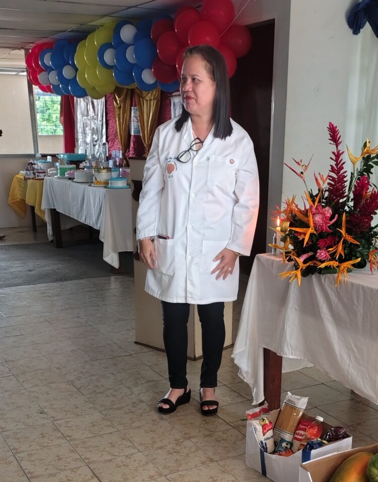 Nora Linares directora del Hospital presente en las actividades cumplidas.