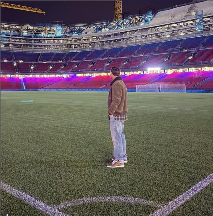 El exjugador del Barcelona Leo Messi, durante su visita el pasado domingo al Spotify Camp Nou, foto que publicó con un mensaje en la red social Instagram. EFE/Instagram Leo Messi -SOLO USO EDITORIAL/SOLO DISPONIBLE PARA ILUSTRAR LA NOTICIA QUE ACOMPAÑA (CRÉDITO OBLIGATORIO)-