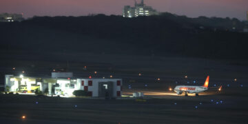 Aumenta a siete el número de aerolíneas que suspenden sus vuelos hacia Venezuela