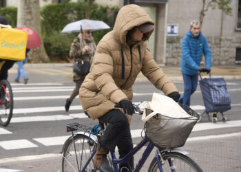 El frío polar se instala en Europa y anticipa nevadas en París y el norte de España