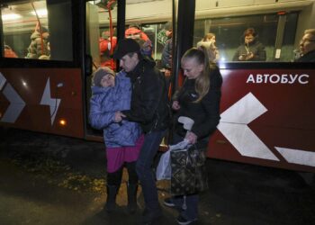 Rusia ataca Ucrania con 476 drones y 48 misiles y mata a 15 civiles en Ternópil