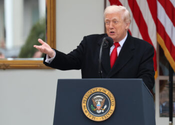 Trump insiste en que «podría hablar» con Maduro para «salvar muchas vidas»