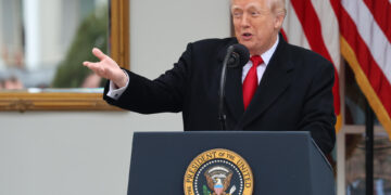 Trump insiste en que «podría hablar» con Maduro para «salvar muchas vidas»