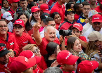 Juramentan grupos de calle para defender cada «centímetro» de Venezuela