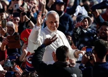 El papa afirma que si no cuida la naturaleza el ser humano se convierte en su devastador
