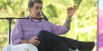 Maduro pide al pueblo de EE.UU. que pare «la mano enloquecida de quien ordena bombardear»