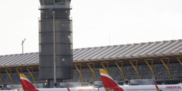 Ningún vuelo saldrá mañana de Barajas con destino a Venezuela tras alerta de EE. UU.