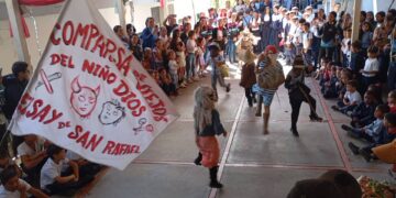 Escuela Máximo Saavedra de San Rafael celebrando su aniversario 