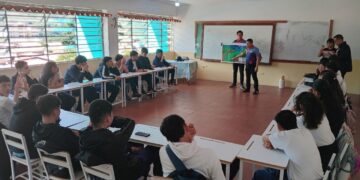 Mucyt impulsa la ciencia y la tecnología en instituciones educativas de Mérida