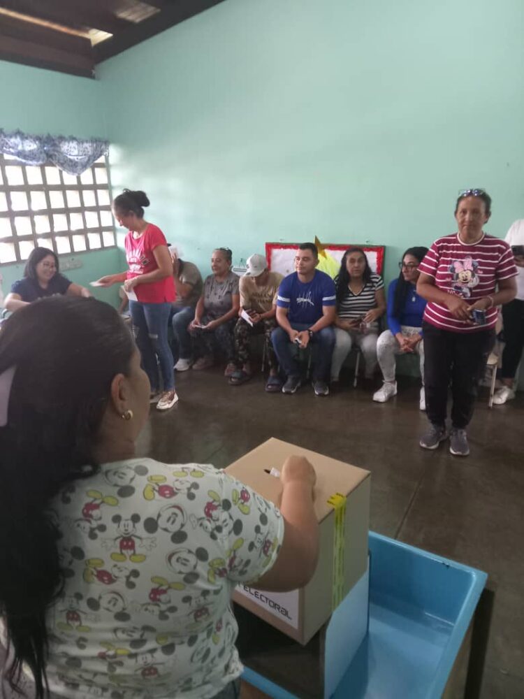 La votación para los proyectos fue fluida y rápida.