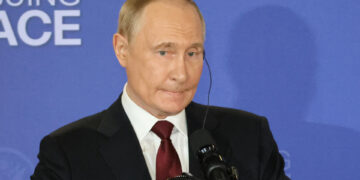 Rusia se muestra dispuesta a reanudar las negociaciones con Ucrania en Estambul