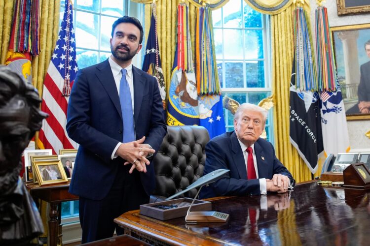 El presidente de Estados Unidos, Donald Trump, y el alcalde electo de Nueva York, el demócrata Zohran Mamdani. EFE/Yuri Gripas