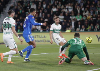 2-2.- El Elche arranca un empate ante un Madrid a remolque