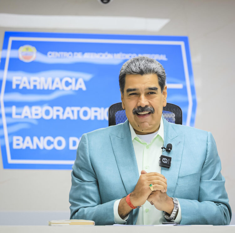 Fotografía cedida por Prensa de Miraflores del presidente de Venezuela, Nicolás Maduro, hablando en un acto de gobierno en Caracas (Venezuela). EFE/ Palacio Miraflores