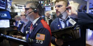 Wall Street abre en verde a la espera de los resultados de Nvidia, que sube un 2,11 %