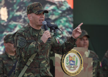 Venezuela afirma que su determinación de luchar por la libertad está reforzada «con armas»