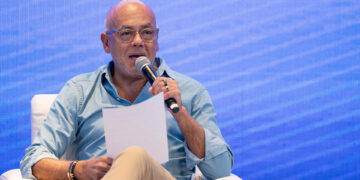 Jorge Rodríguez: Venezuela se va a salir de la CPI por su «vasallaje»