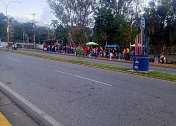 Usuarios reclaman falta de unidades de transporte en Boconó