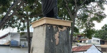 Sigue deteriorándose pedestal de la Plaza Bolívar de Betijoque ante indiferencia de autoridades municipales