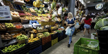 Los venezolanos, más preocupados por la economía navideña que por el despliegue de EE.UU.