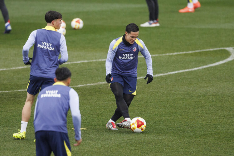 Raspadori, durante el entrenamiento de este martes. EFE/Rodrigo Jiménez