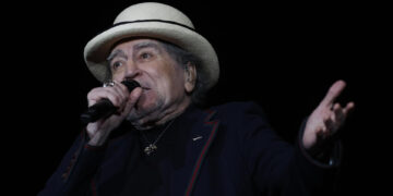 Sabina da un emocionado adiós en el «último concierto y el más importante» de su vida