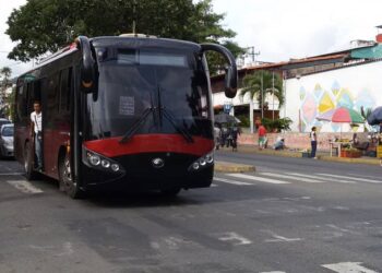 Alcalde de Valera desmiente aumento del pasaje y exigió a transportistas acatar la Gaceta Nacional
