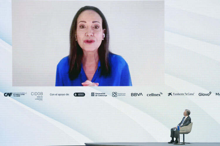 La líder opositora venezolana y Premio Nobel de la Paz María Corina Machado en una reciente intervención por vídeoconferencia. EFE/Enric Fontcuberta