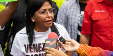Venezuela anuncia zarpe de un buque de Chevron con crudo en medio de tensiones con EE.UU.