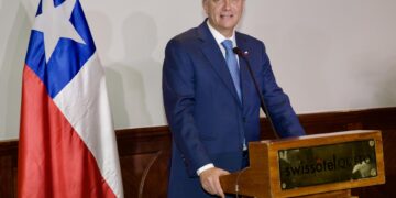 Kast habla con Noboa sobre la creación de corredor para retorno de migrantes venezolanos