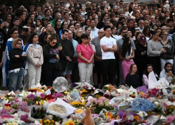 Duelo y silencio en Sídney tras el tiroteo más grave en Australia en tres décadas