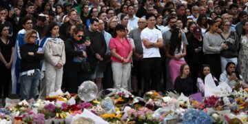 Duelo y silencio en Sídney tras el tiroteo más grave en Australia en tres décadas