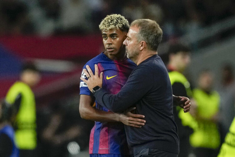 Hansi Flick y Lamine Yamal, en una foto de archivo. EFE/Alejandro García