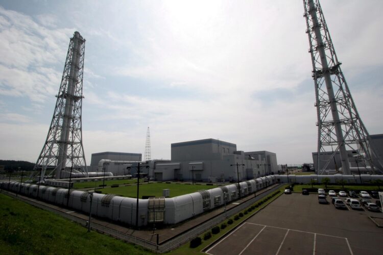 Fotografía de archivo, tomada el 18/07/07, que muestra una vista de la central nuclear de Kashiwazaki-Kariwa en la prefectura de Niigata (Japón). EFE/Franck Robichon