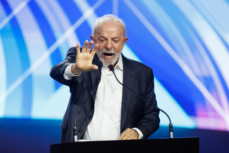 Fotografía de archivo del 20 de noviembre de 2025 que muestra al presidente de Brasil, Luiz Inácio Lula da Silva, hablando durante la inauguración del Salón del Automóvil de Sao Pauloen Sao Paulo (Brasil). EFE/ Isaac Fontana