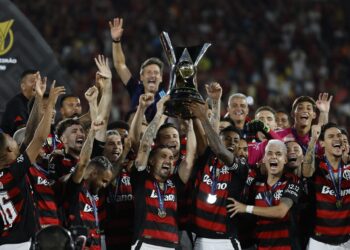 Flamengo alza el título de la Liga en Brasil cuatro días después de ganar la Libertadores