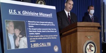 Un juez permite la publicación de documentos judiciales sobre el caso de Ghislaine Maxwell