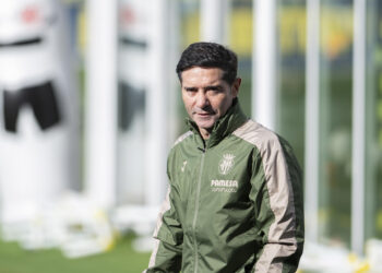 Marcelino: “Podemos estar cerca, pero es difícil disputarle la Liga a Madrid y Barça”