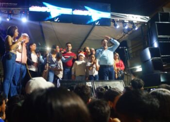 En Sabana de Mendoza fue exitoso el encendido de las luces de Navidad