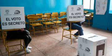El Consejo Electoral de Ecuador oficializa el triunfo del ‘No’ en el referéndum de Noboa