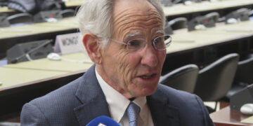 El padre de la meditación ‘mindfulness’: Los algoritmos detrás de las redes sociales son como un veneno