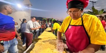 Trujillo rompe su propio récord: elaboran una hallaca de 33 metros en Bella Vista