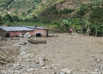 Gobernación de Mérida brinda atención integral en zona afectada de Guaraque 