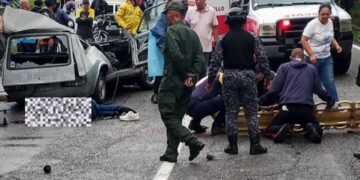 Choque múltiple en la vía Isnotú-Sabana Libre deja un fallecido y un herido